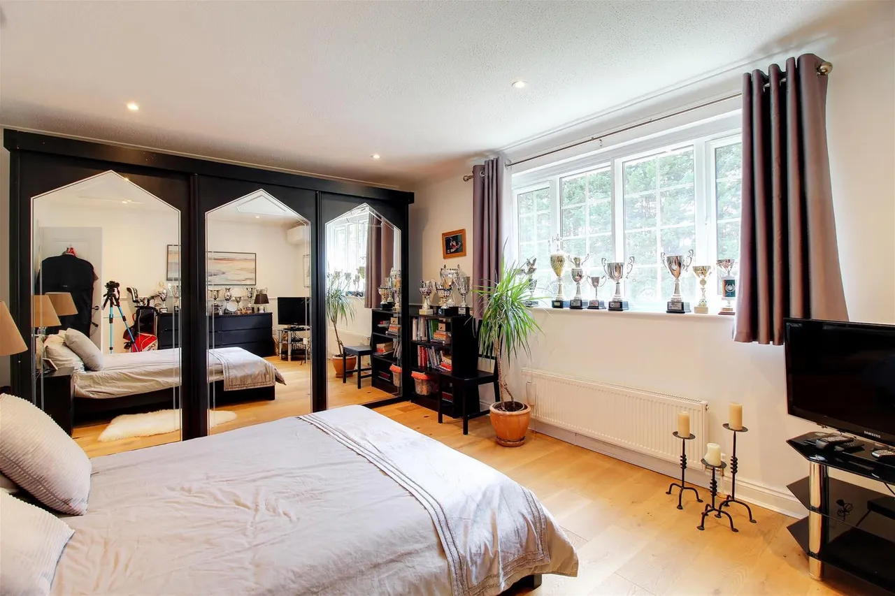 Dixons Hill Close, North Mymms AL9 7EG, photo 45