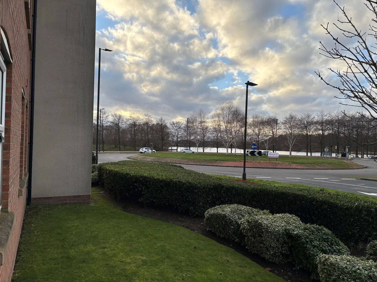 Windermere Drive, Lakeside, DN4, photo 16