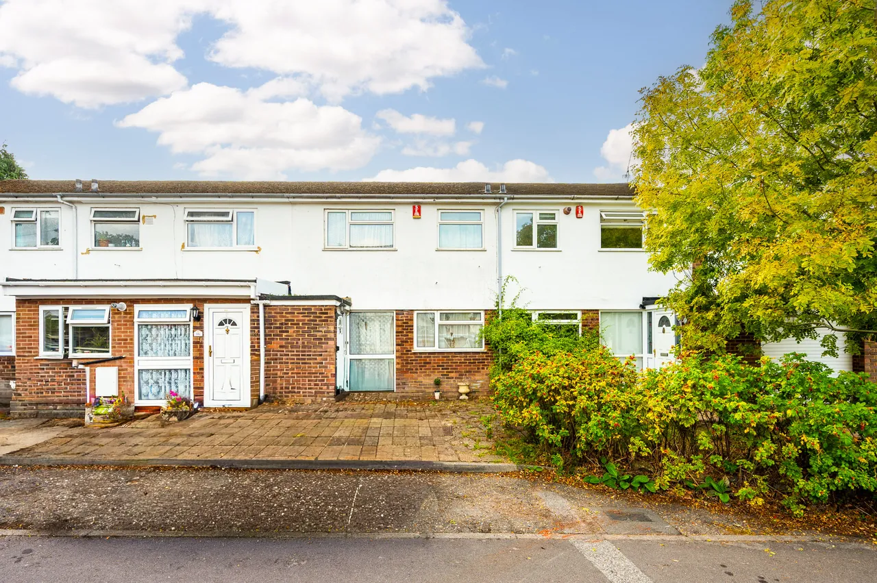 Woking, GU22, photo 13