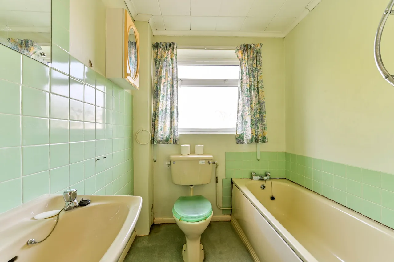 Woking, GU22, photo 7