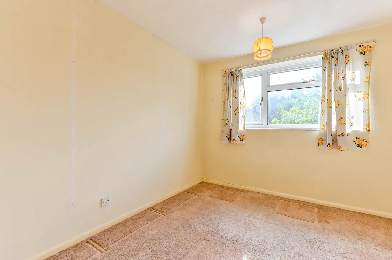 Woking, GU22, photo 6