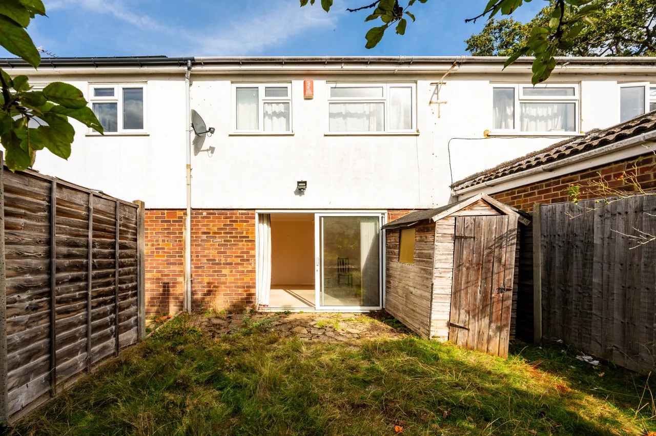 Woking, GU22, photo 12