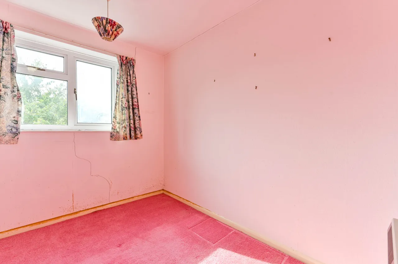 Woking, GU22, photo 9