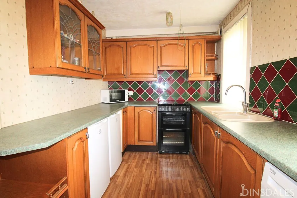 Rhodesway, Bradford BD8 0DN, photo 2