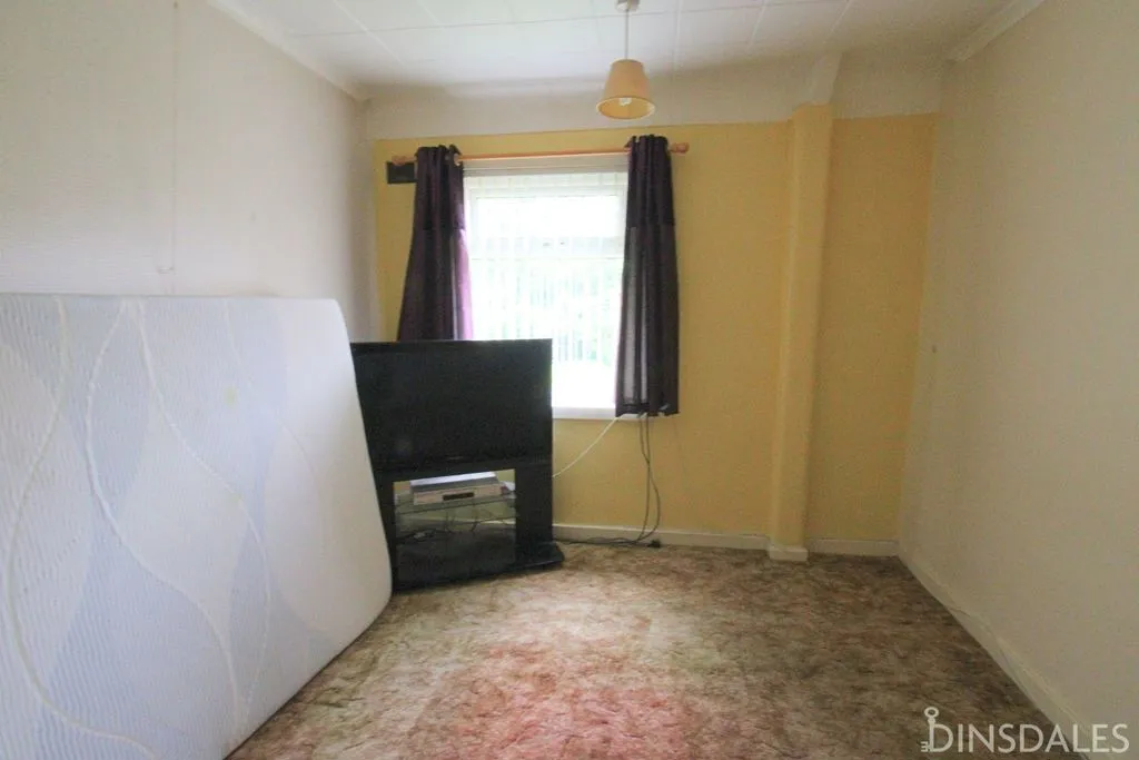 Rhodesway, Bradford BD8 0DN, photo 6