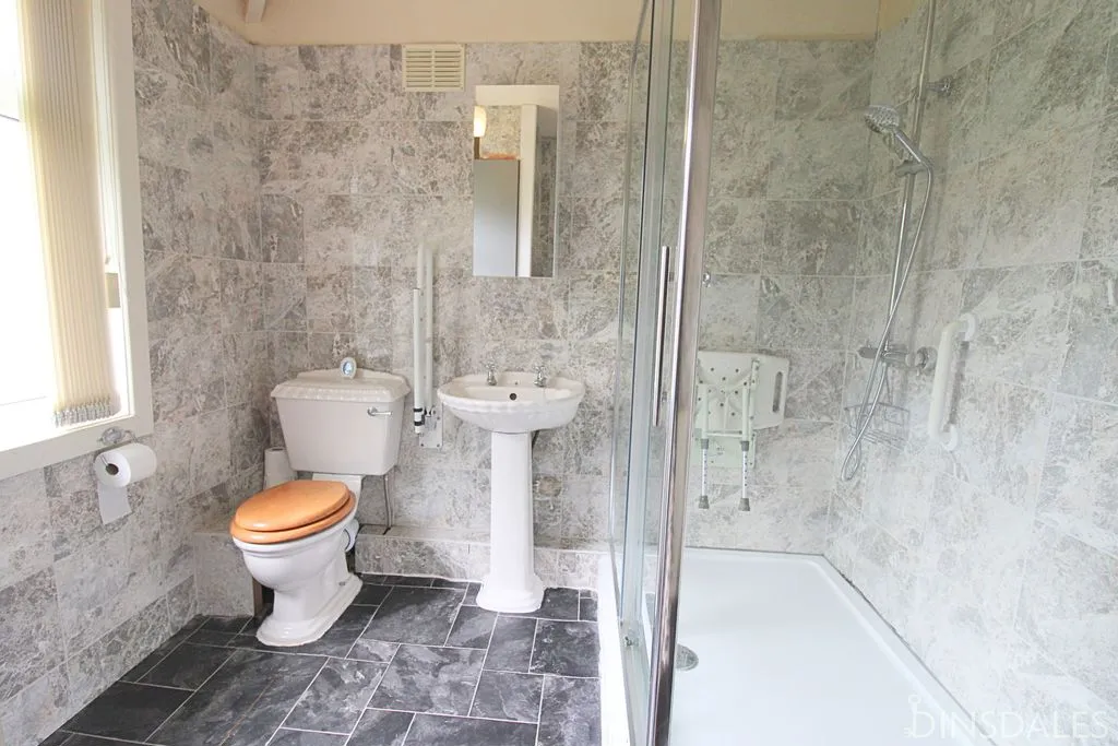 Rhodesway, Bradford BD8 0DN, photo 4