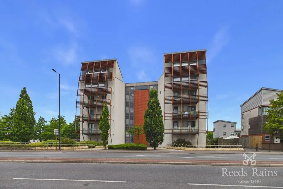 2 bed flat for sale, Ashton Old Road, Manchester, M11