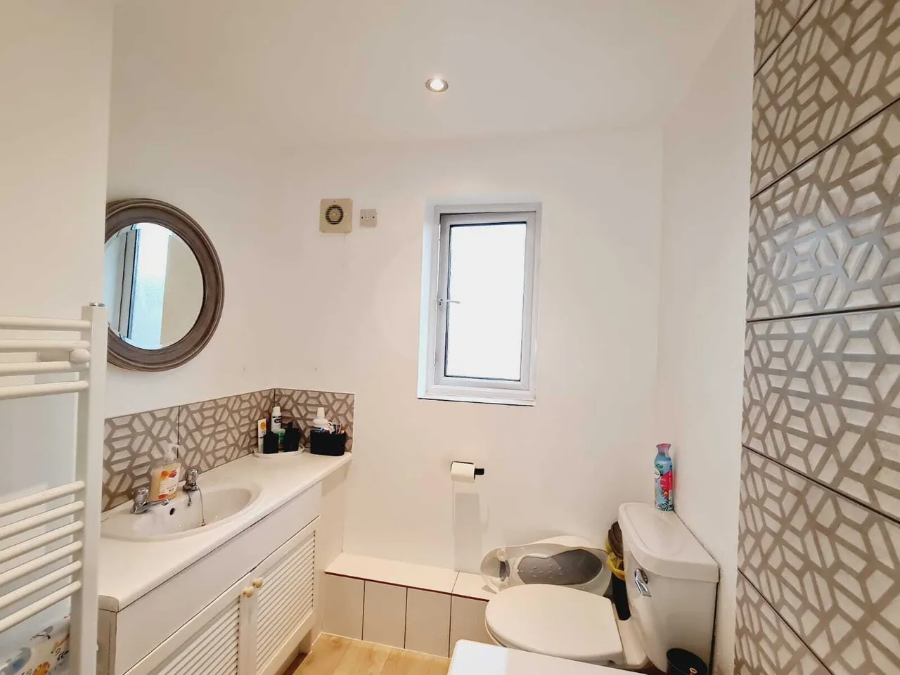Beverstone, Orton Brimbles, PE2, photo 12