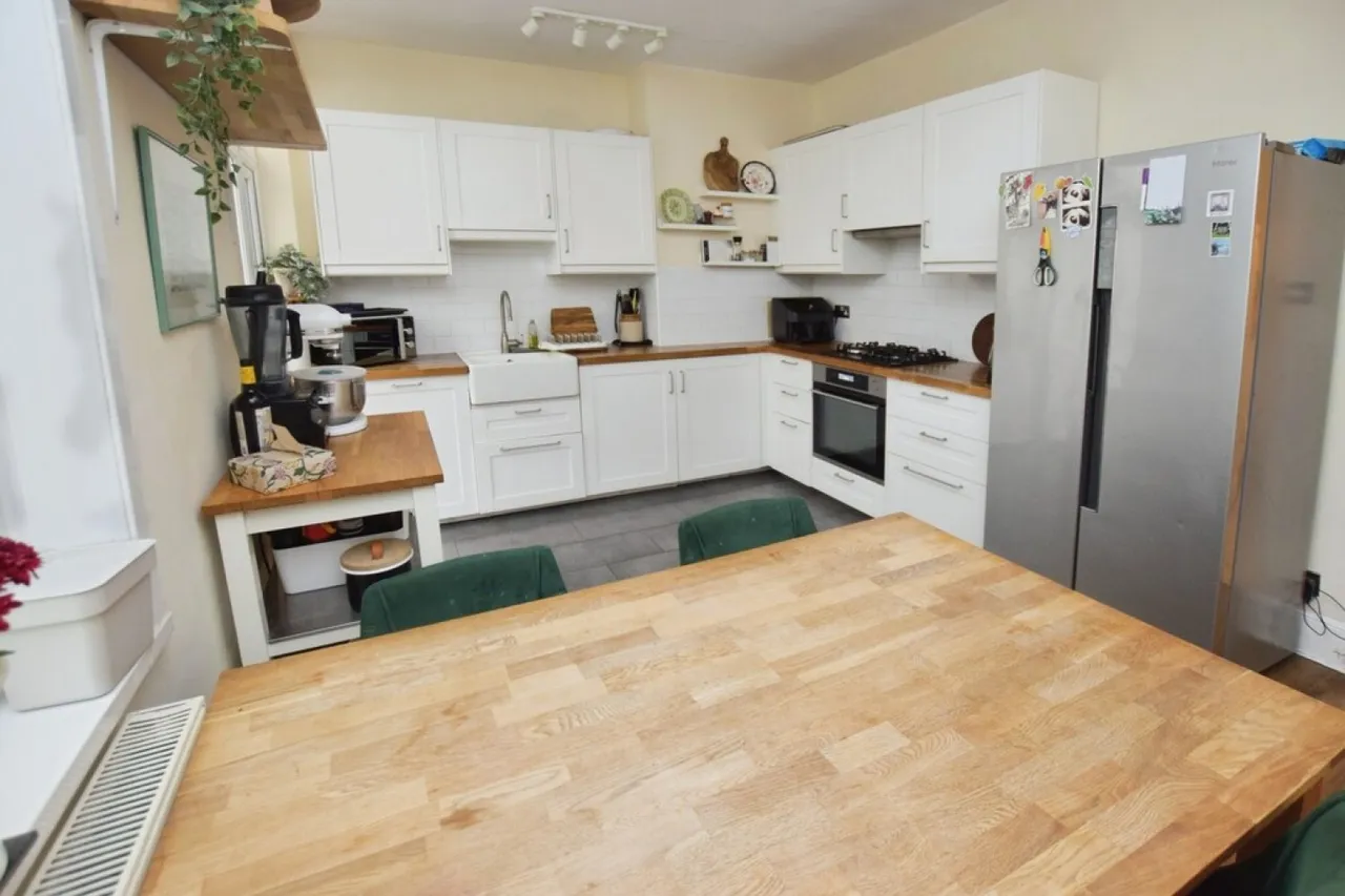 St. Sidwells Avenue, photo 4