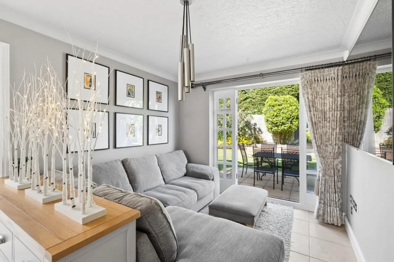 Saxon Close, Amersham, Buckinghamshire, HP6 5QA, photo 4
