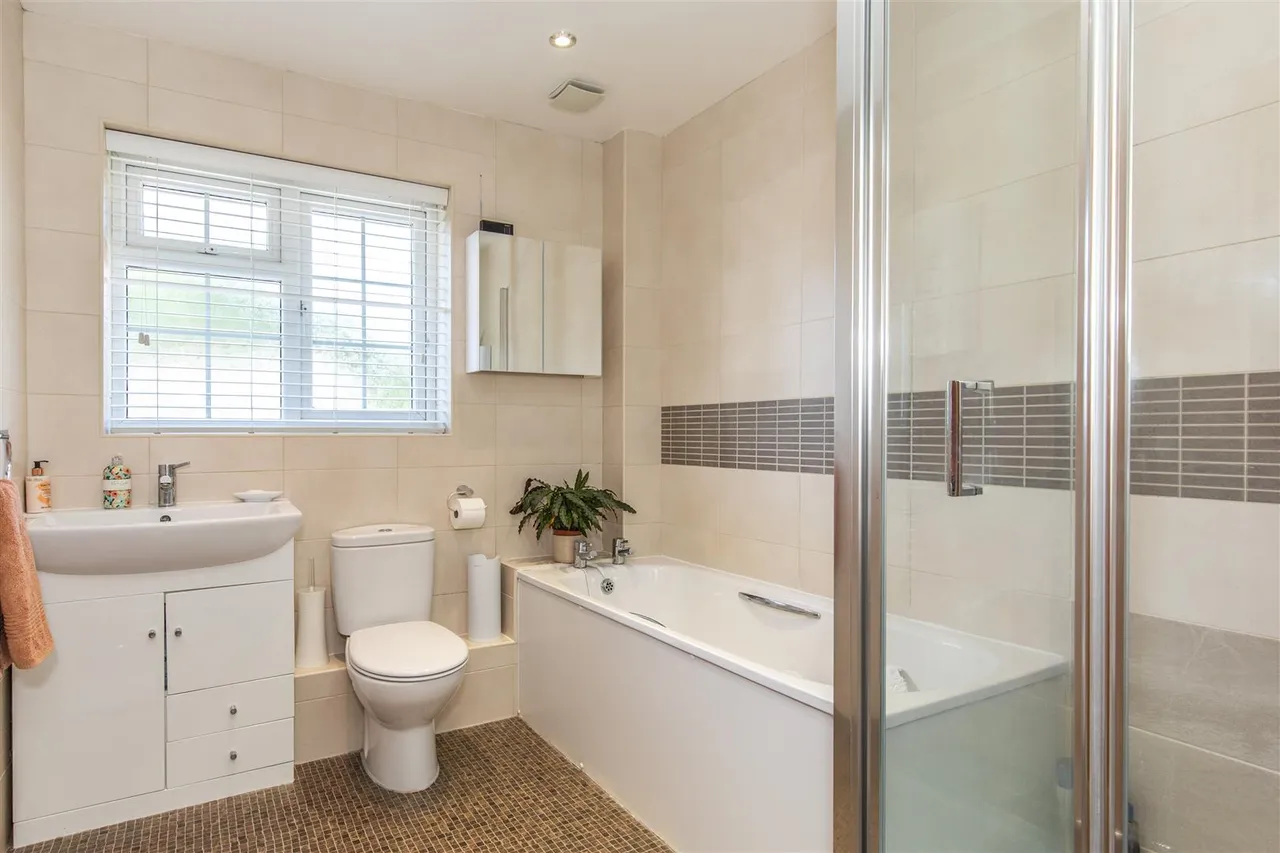 Swaines Way, Heathfield, TN21 0AN, photo 12