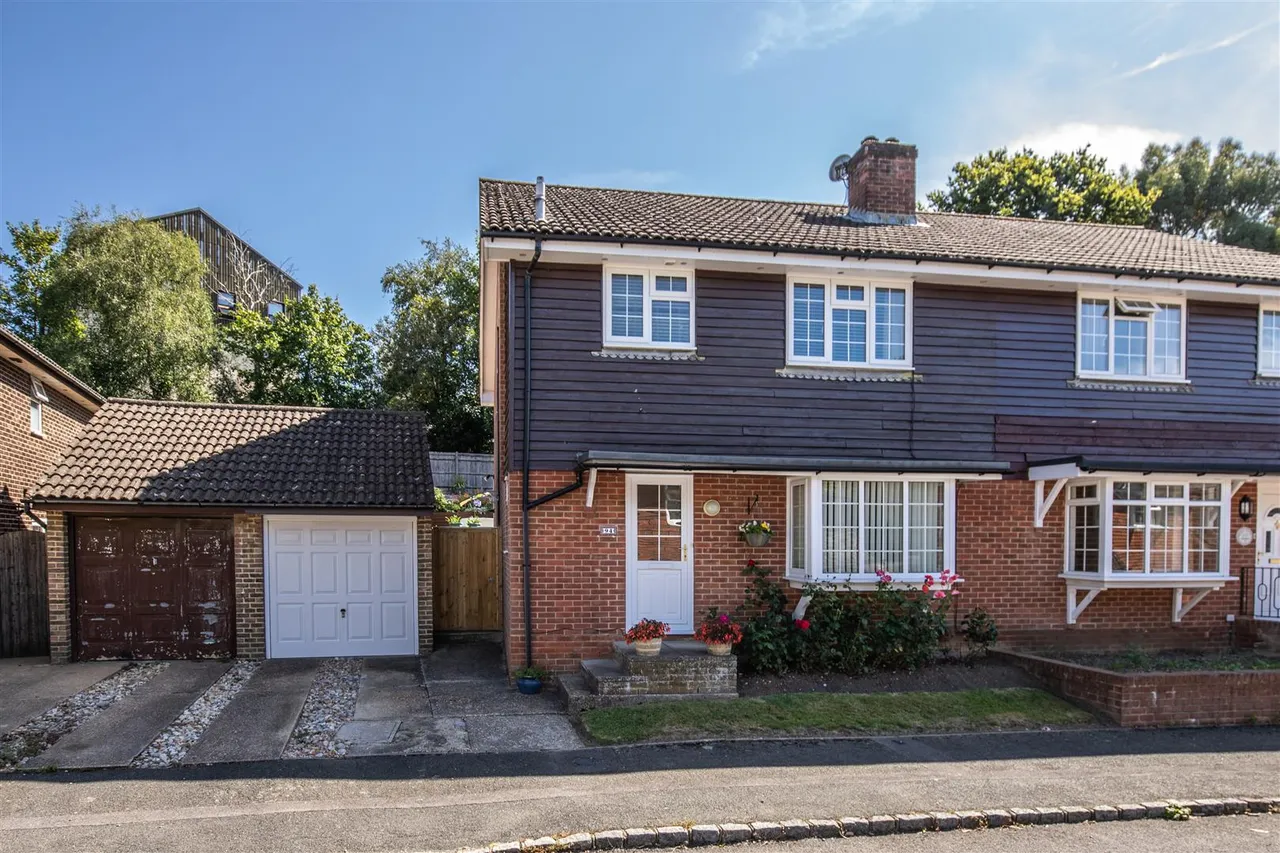 3 bed house for sale — Swaines Way, Heathfield, TN21 0AN