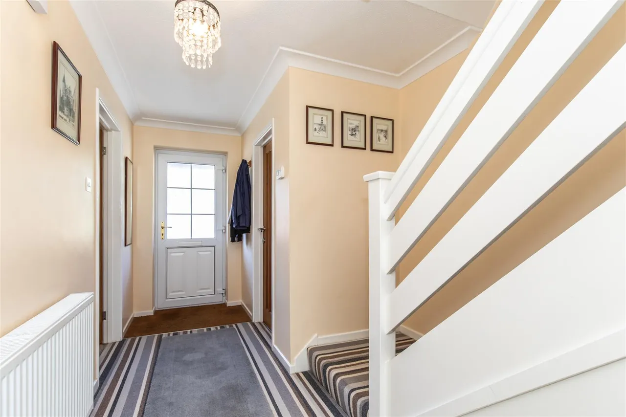 Swaines Way, Heathfield, TN21 0AN, photo 2