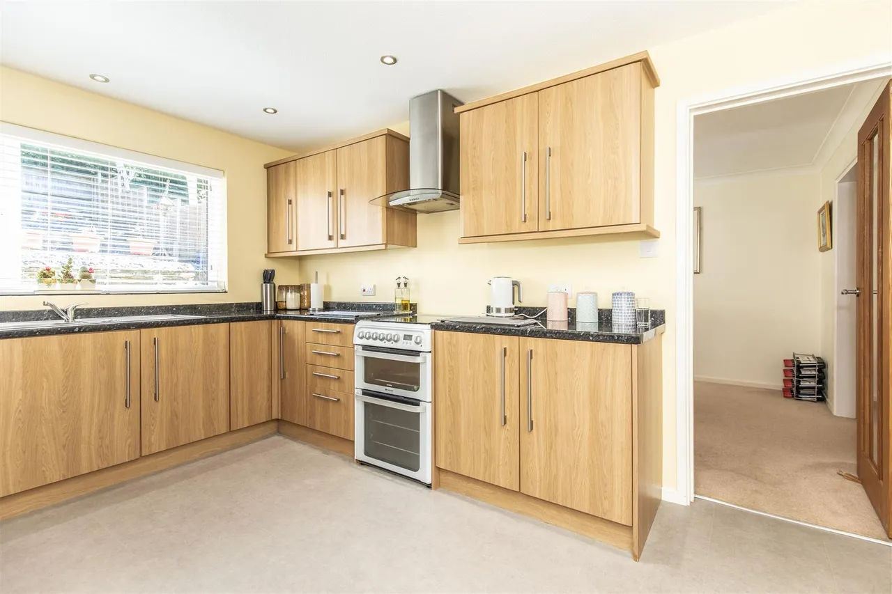 Swaines Way, Heathfield, TN21 0AN, photo 8