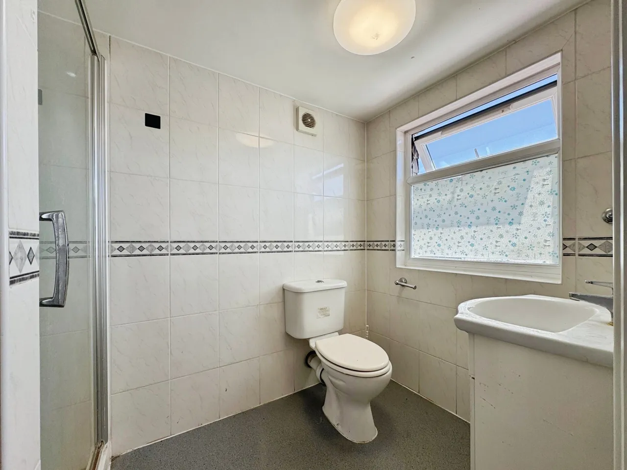 Meadow Gardens, Edgware, HA8, photo 6