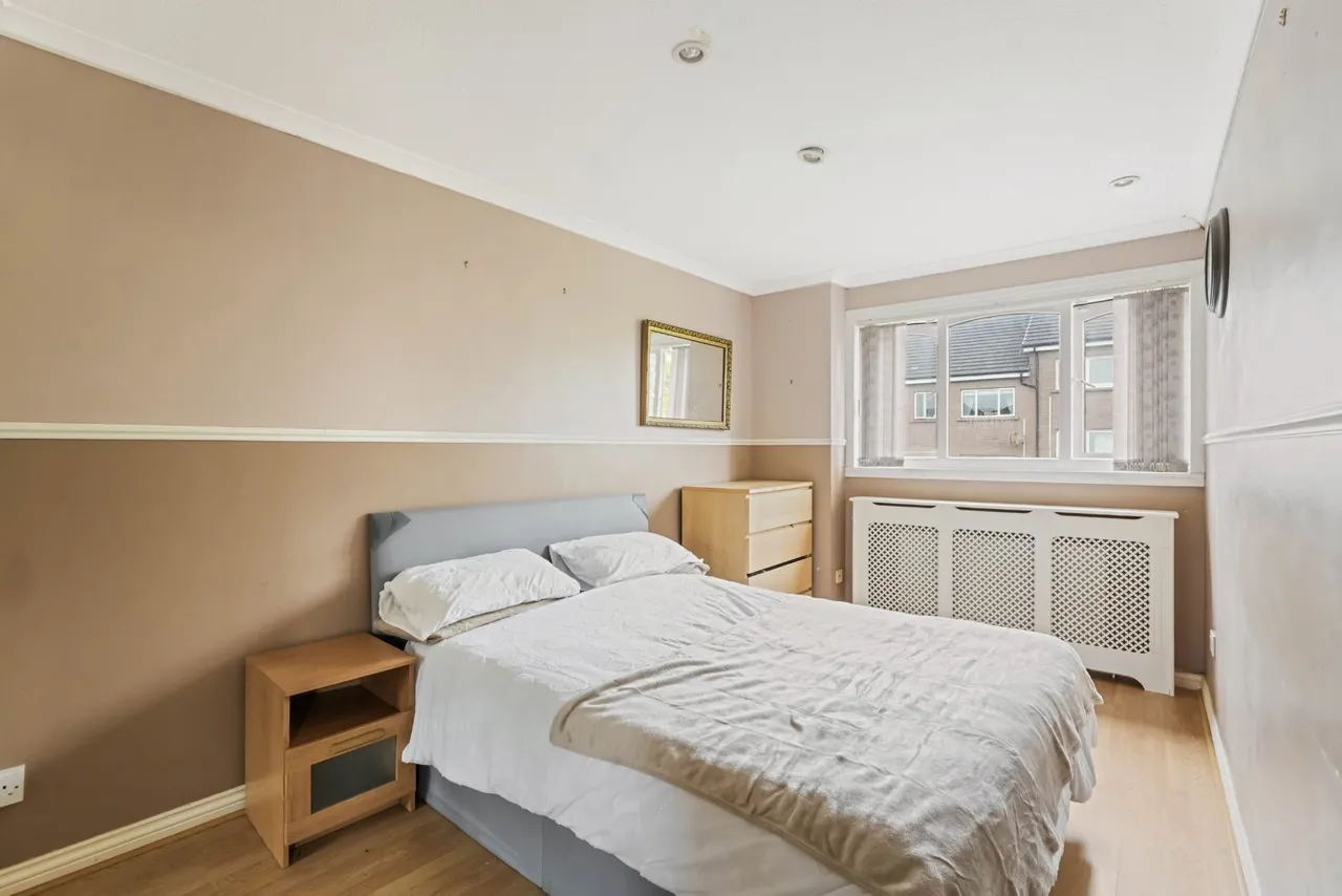 Armour Square, Johnstone, Renfrewshire, PA5, photo 6