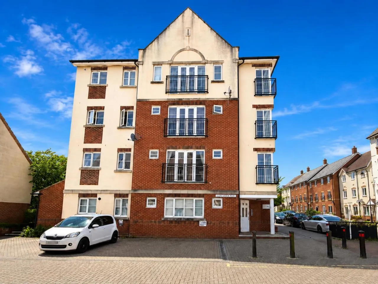 1 bed flat for sale — Sir John Fogge Avenue, Ashford