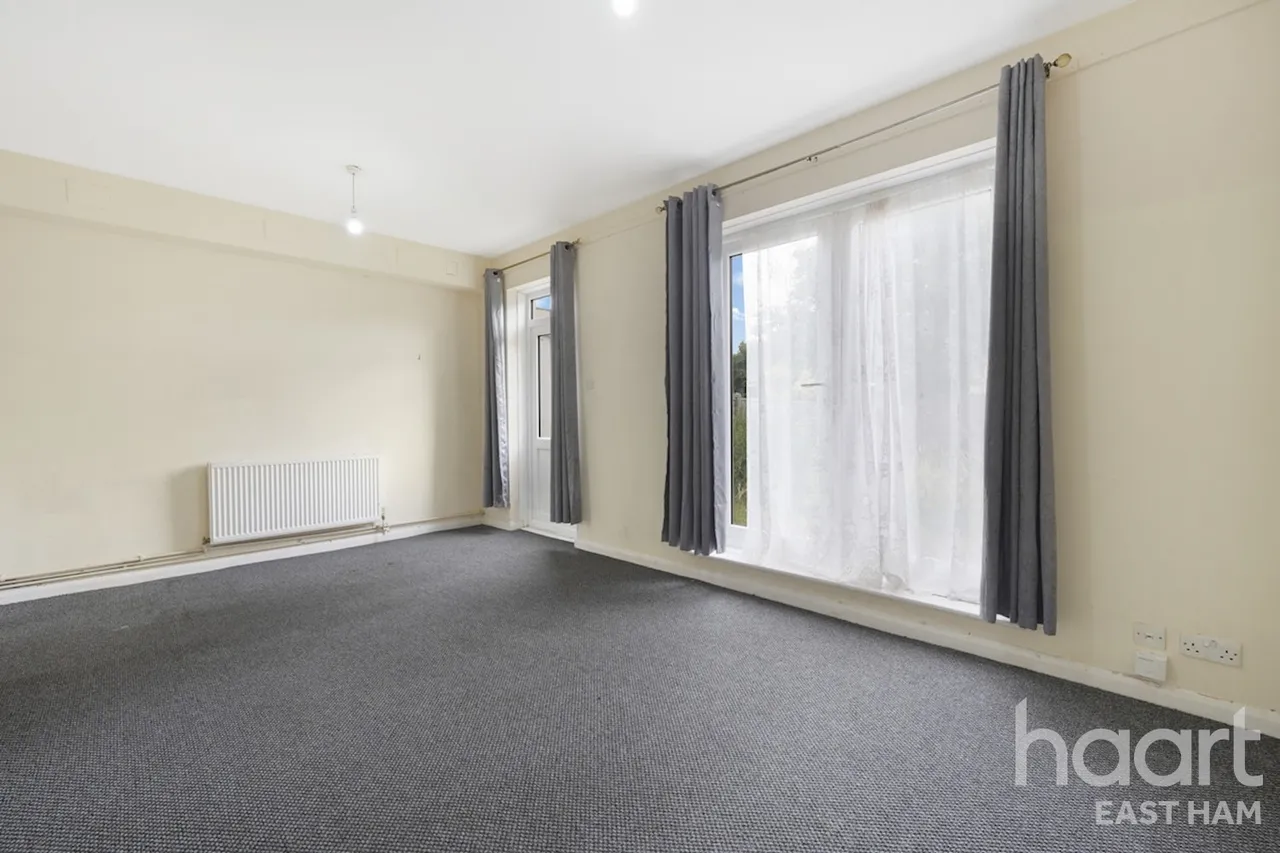 Redclyffe Road, London, E6, photo 4