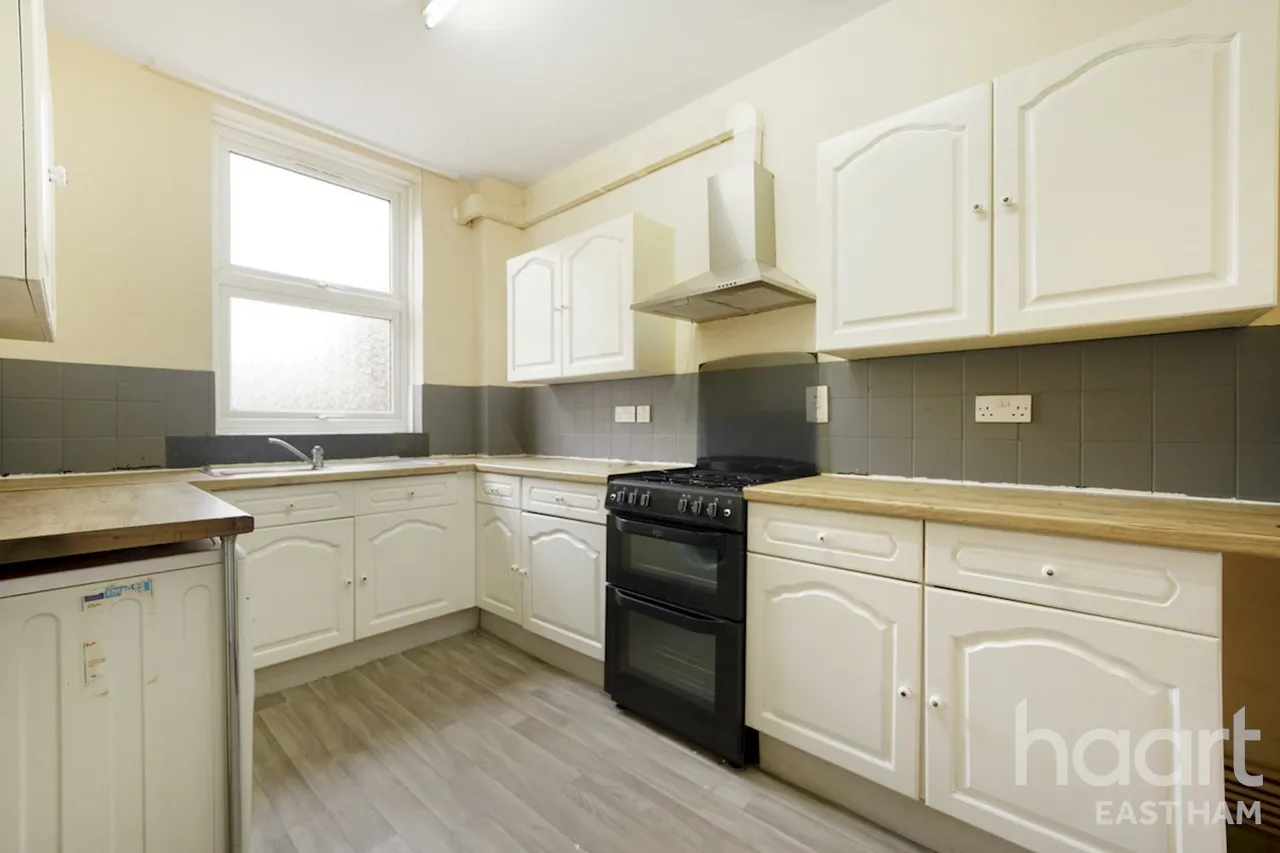Redclyffe Road, London, E6, photo 8