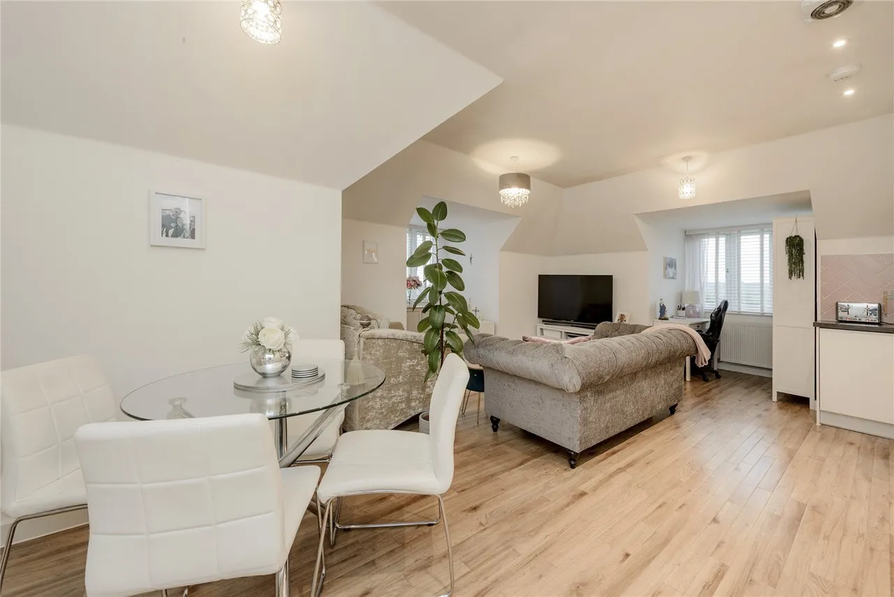 Chaffinch Lodge, 1 St. Johns Road, Romford, RM5, photo 9