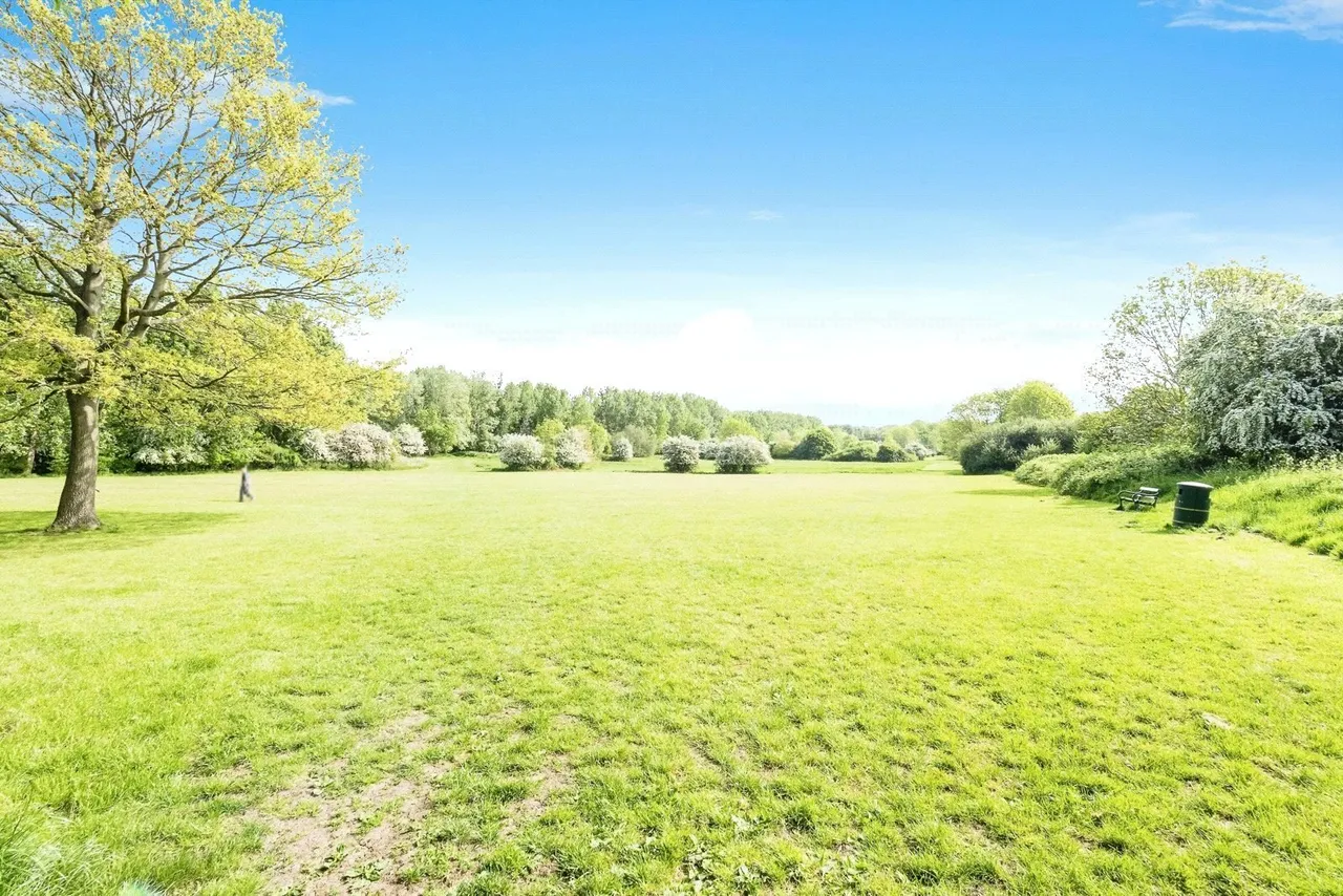 Chaffinch Lodge, 1 St. Johns Road, Romford, RM5, photo 19