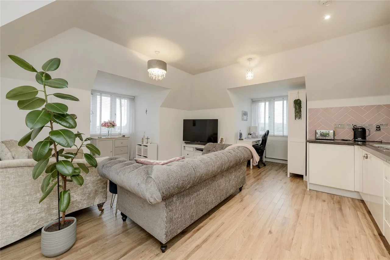 Chaffinch Lodge, 1 St. Johns Road, Romford, RM5, photo 7