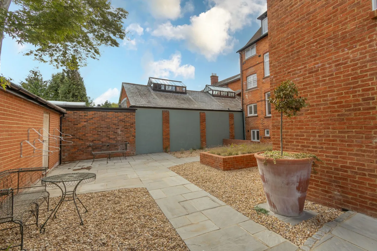 Buckfield House Oakley Place, Hartley Wintney, Hook, RG27 8FT, photo 11