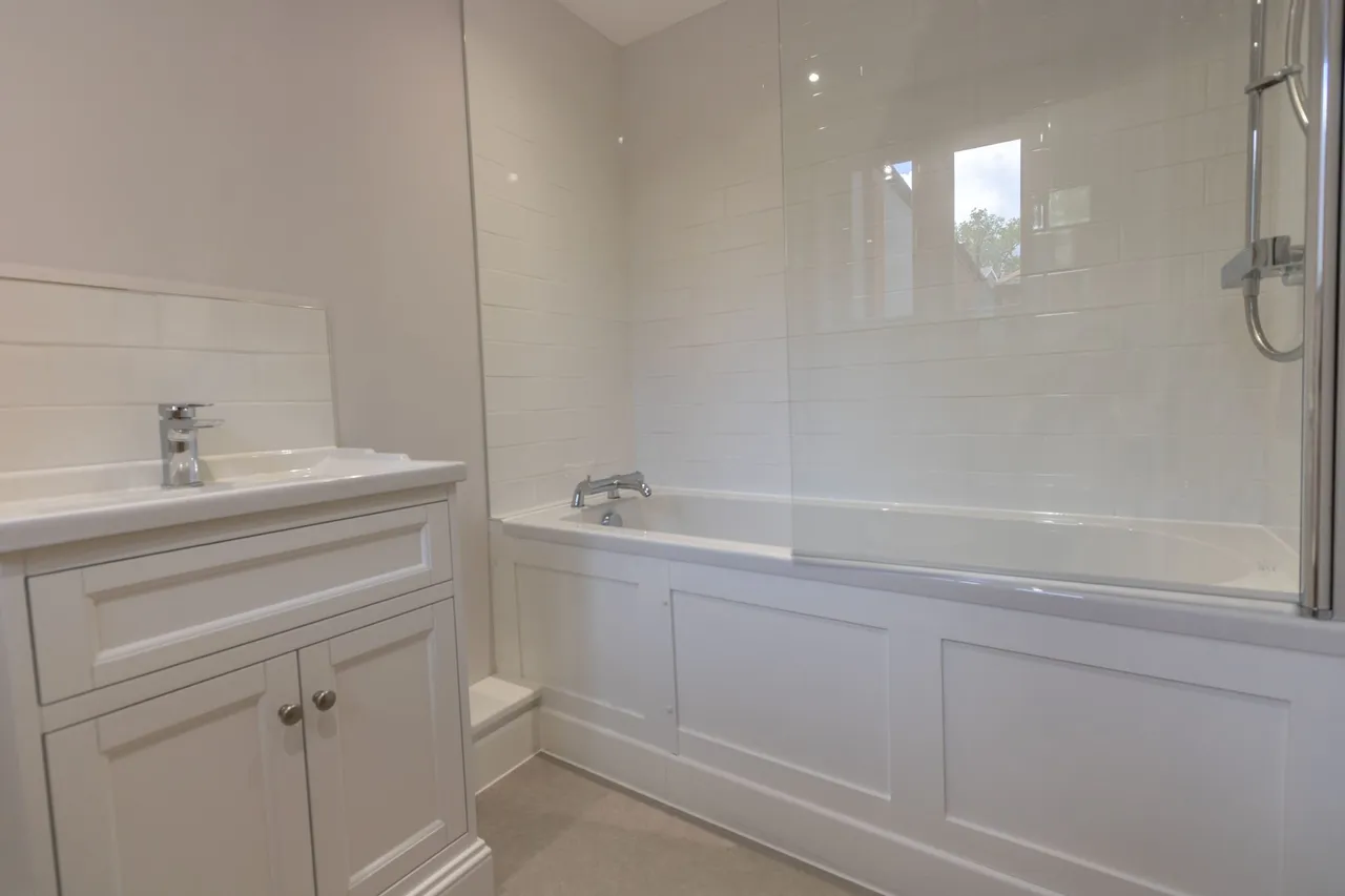 Buckfield House Oakley Place, Hartley Wintney, Hook, RG27 8FT, photo 8