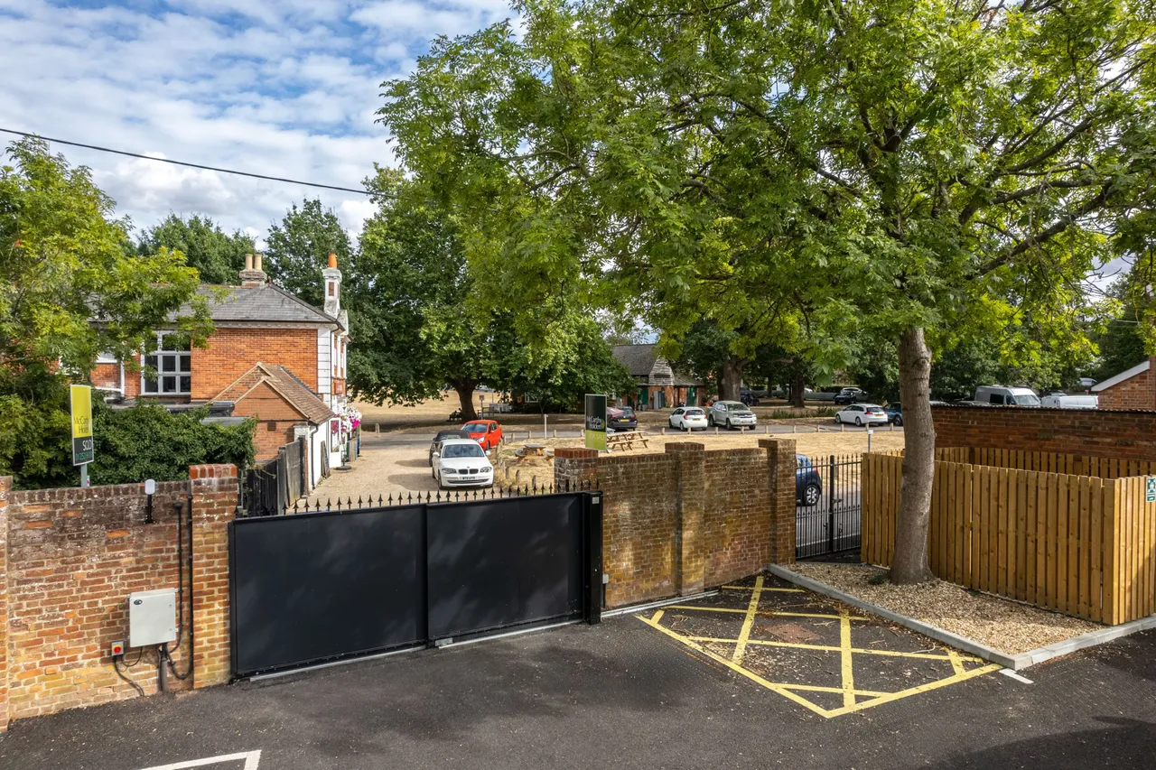 Buckfield House Oakley Place, Hartley Wintney, Hook, RG27 8FT, photo 13