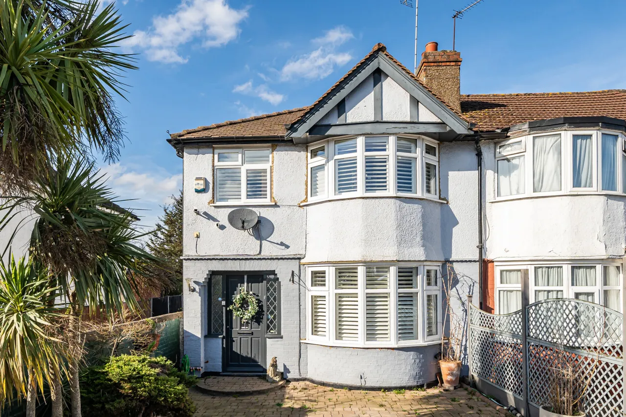 3 bed house for sale, Eastcote Lane, Harrow, HA2