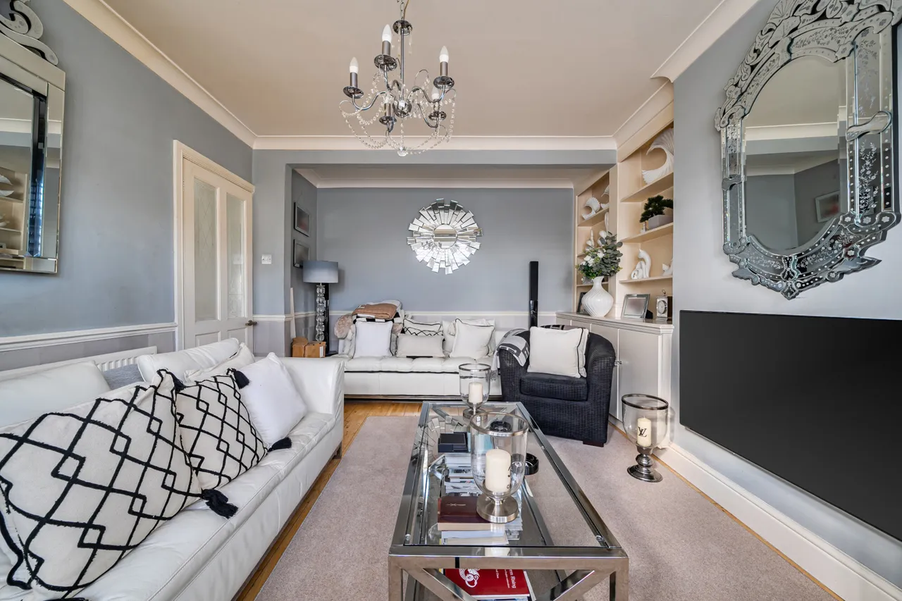Eastcote Lane, Harrow, HA2, photo 3