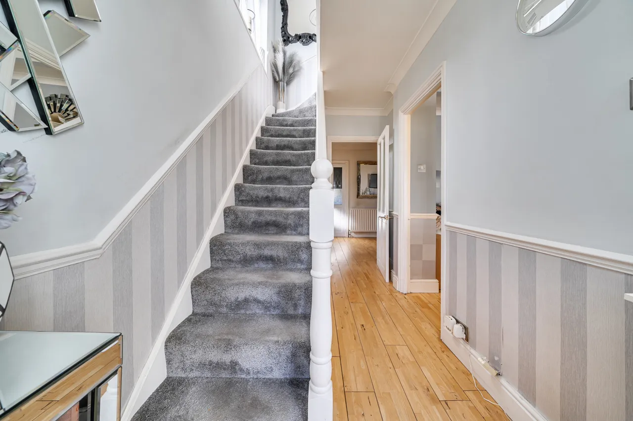 Eastcote Lane, Harrow, HA2, photo 9