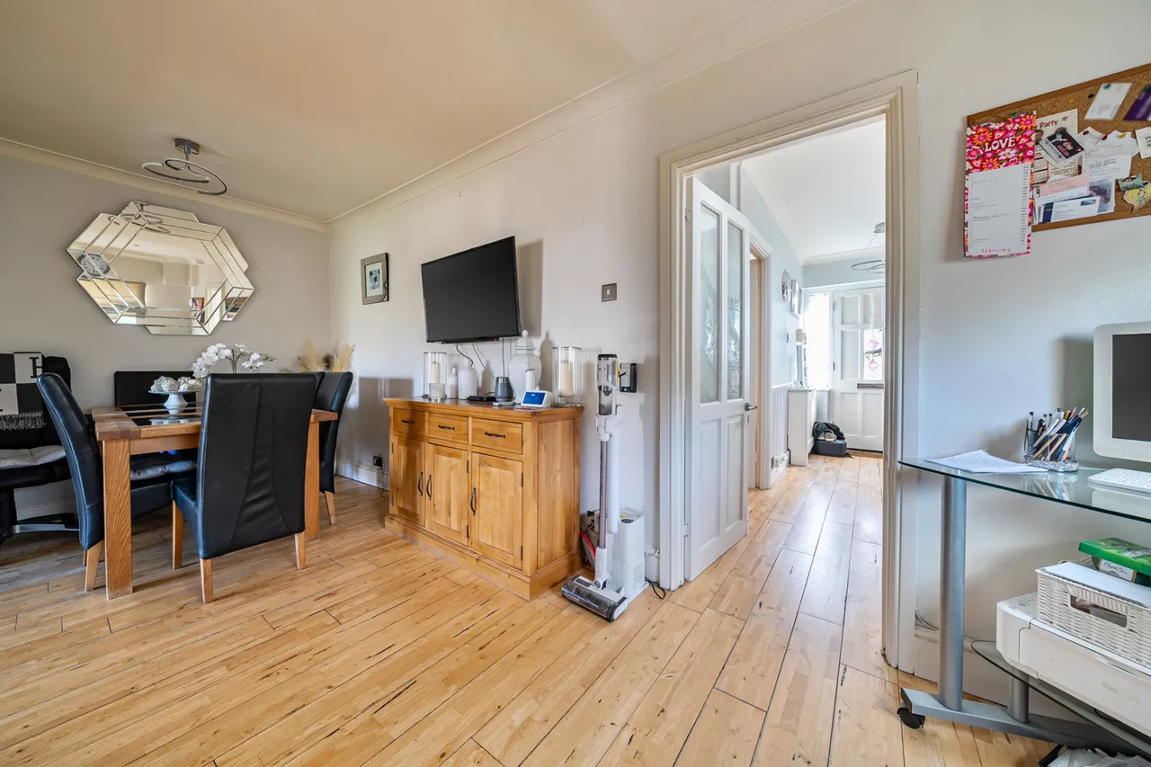 Eastcote Lane, Harrow, HA2, photo 15