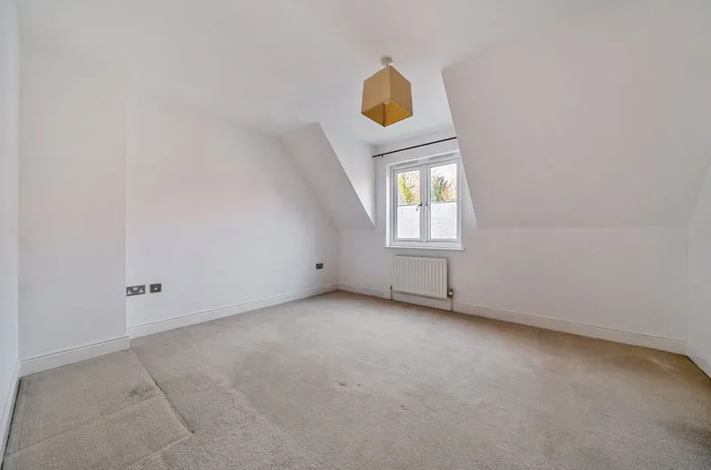 Oscar Close, Purley CR8 2LU, photo 17
