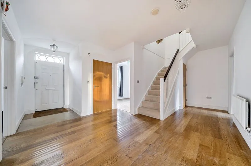Oscar Close, Purley CR8 2LU, photo 2