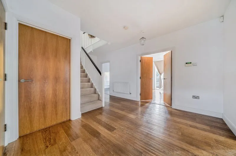 Oscar Close, Purley CR8 2LU, photo 3