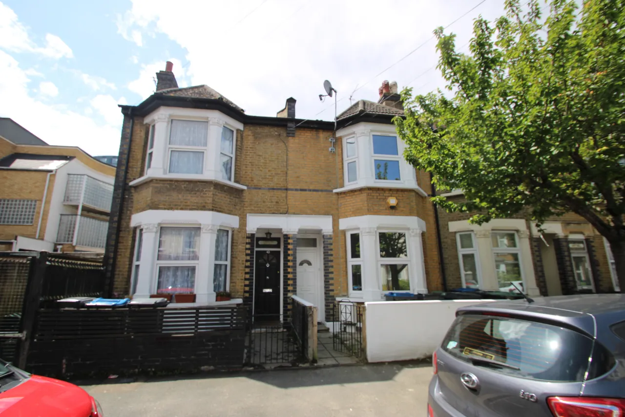 4 bed house to rent — Thornhill Road, Croydon, CR0 2XY