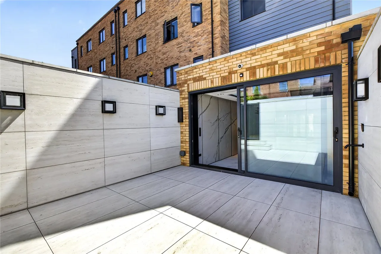 Clapperknapper, Ebbsfleet Valley, DA10, photo 13