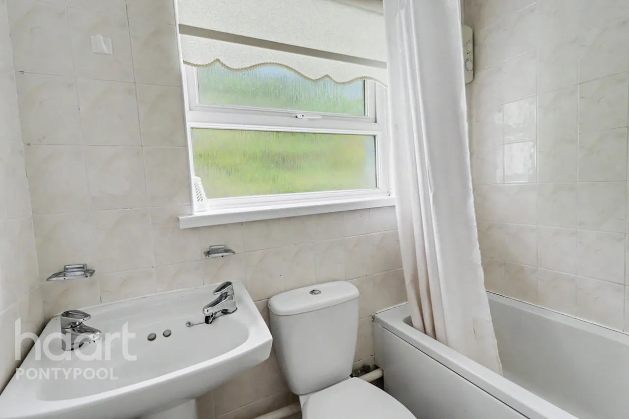 Varteg Road, Pontypool, NP4, photo 12