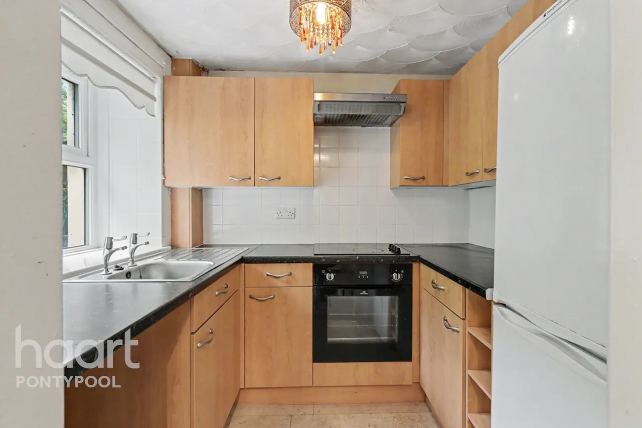 Varteg Road, Pontypool, NP4, photo 7