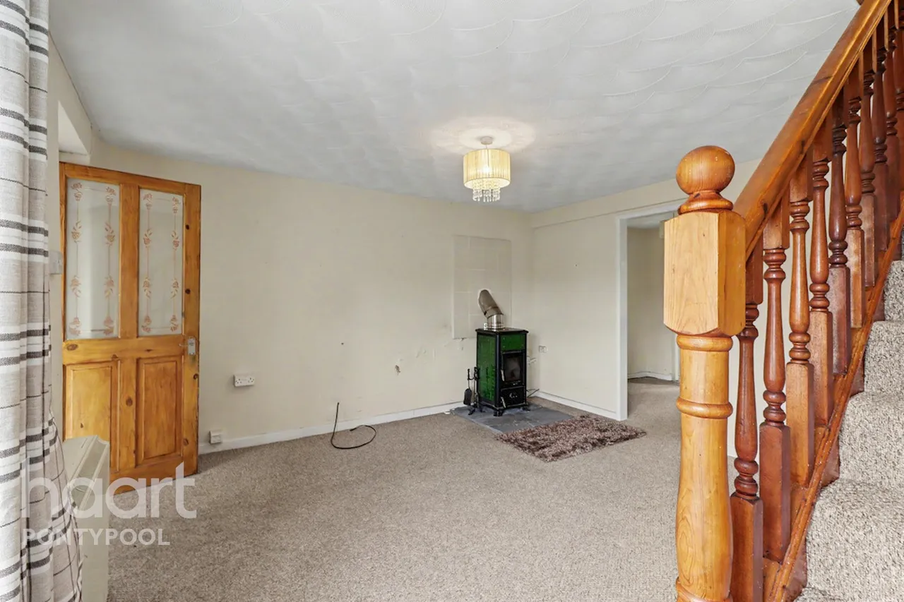 Varteg Road, Pontypool, NP4, photo 3