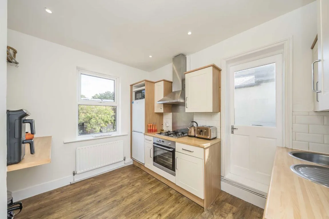 Earlsfield Road, SW18, photo 3