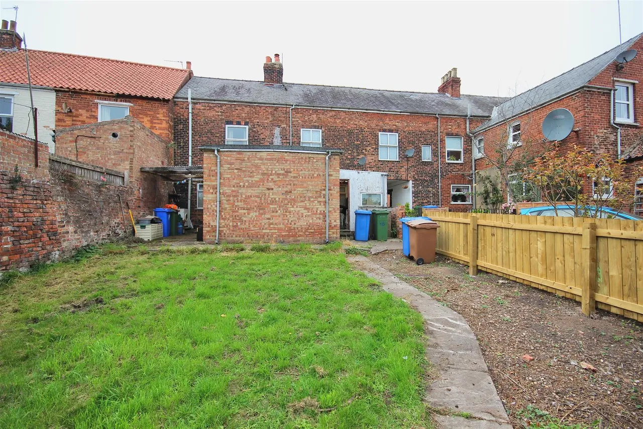 Hornsea Road, Aldbrough, photo 8