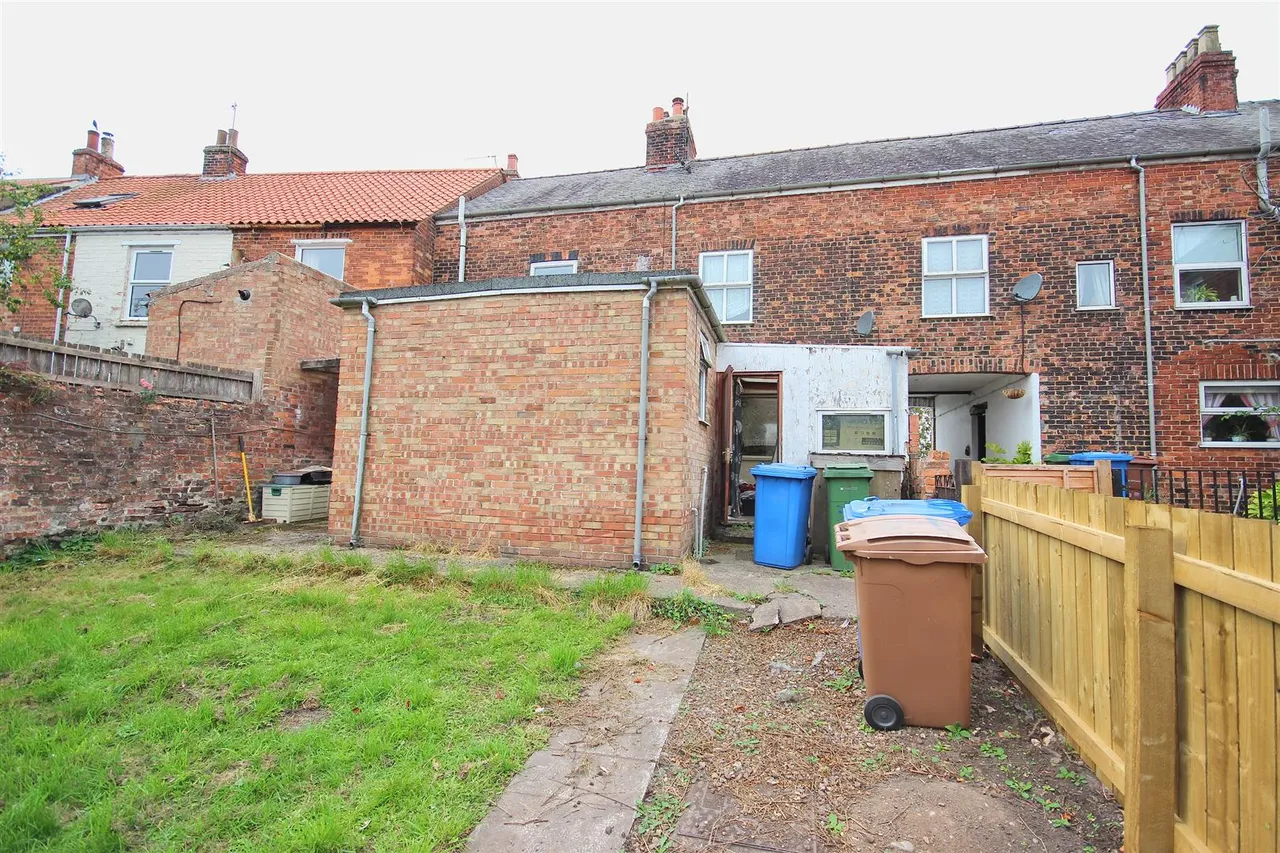 Hornsea Road, Aldbrough, photo 9