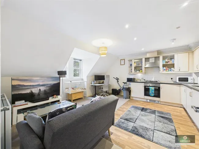 1 bed flat for sale — Brookhill Road, Copthorne