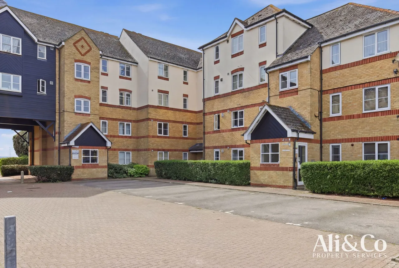 Lewes Close, Grays, Essex, RM17 6QG, photo 12