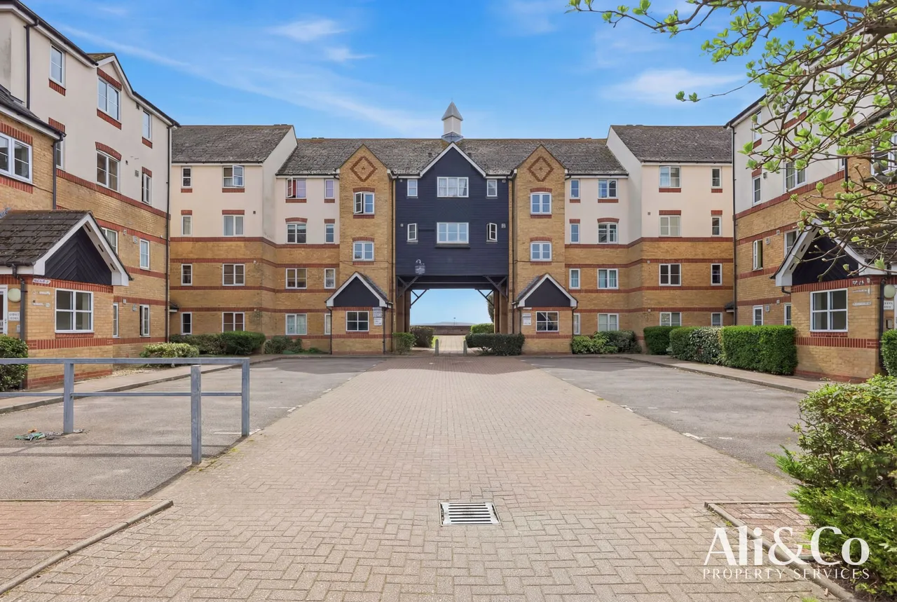 Lewes Close, Grays, Essex, RM17 6QG, photo 11