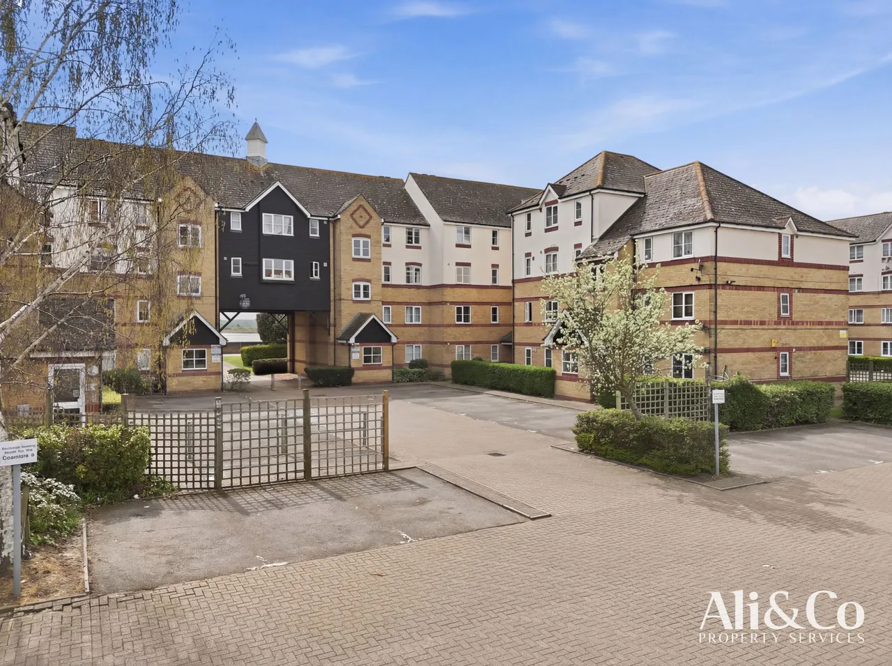 1 bed flat for sale — Lewes Close, Grays, Essex, RM17 6QG