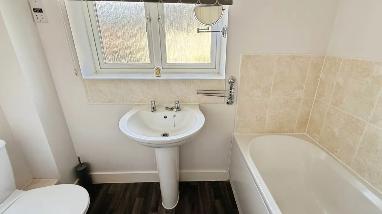 Swaledale Road, Warminster, BA12, photo 13