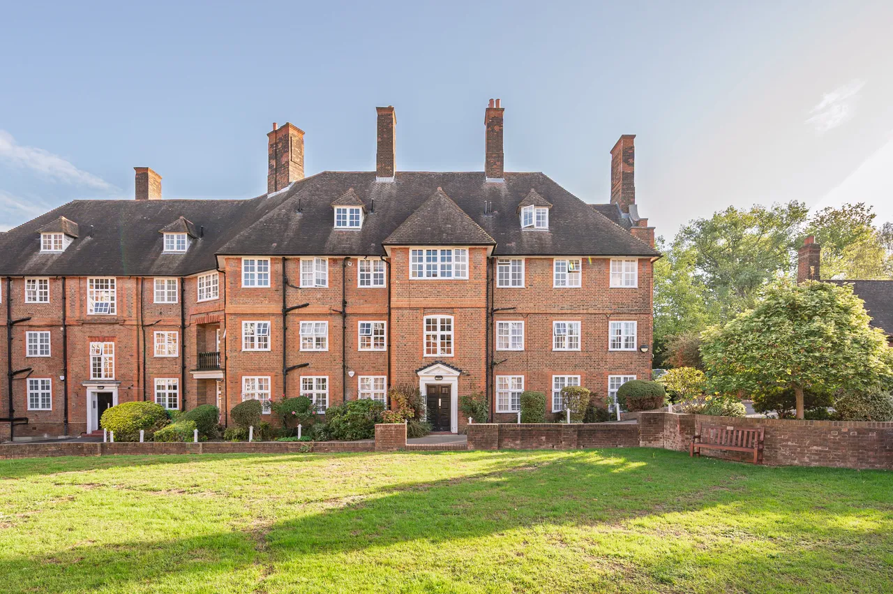 Flat 89 Heathcroft, Hampstead Way, London, photo 12